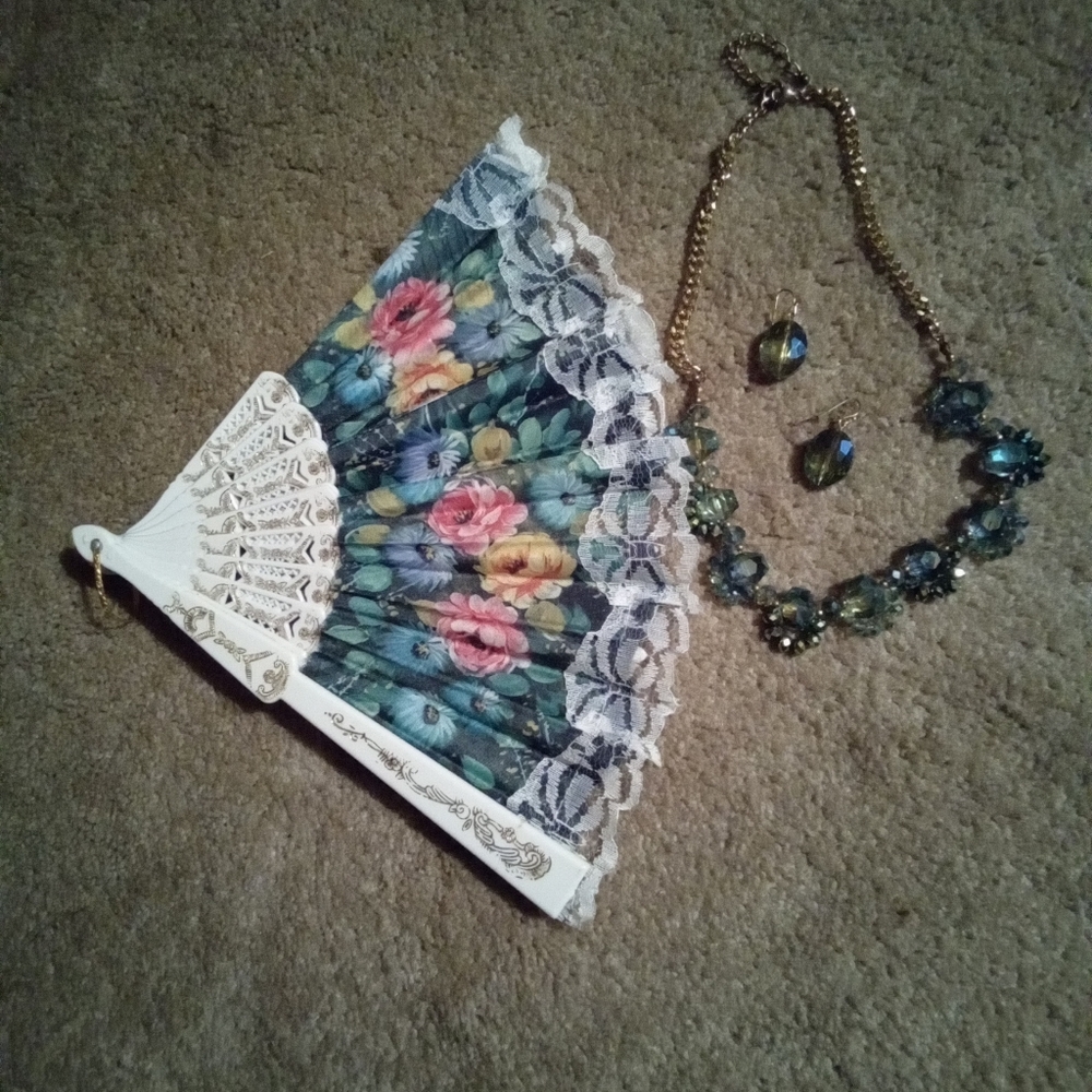Women's accessories